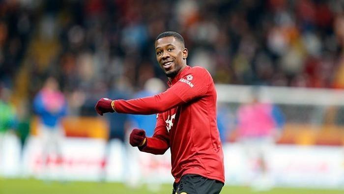 Galatasarayda peş peşe ayrılıklar Okan Buruk bildirdi Artık bizimle değilsiniz