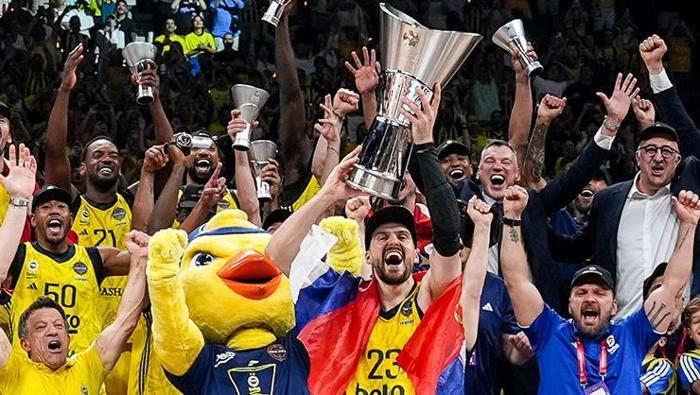 Fenerbahçenin şampiyonluğunu Arda Güler ve İsmail Kartal es geçmedi Hande Baladından malumun ilamı