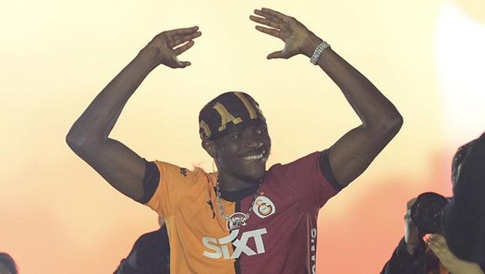 Victor Osimhen transferinde sıcak gelişme Formasını siteye yükleyip kaldırdılar...