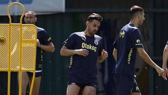 Fenerbahçede sürpriz ayrılık, bavulunu topladı: Resmi açıklama geldi