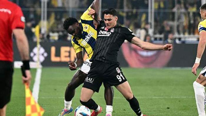Fenerbahçe ve Beşiktaş, Manchester Unitedın yıldızı için yarışta Amorimden izin çıktı...