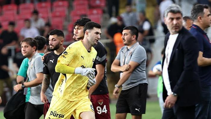 Kaleci kırmızı kart görmeliydi Haftanın hakem raporu açıklandı: Haftaya verilmeyen penaltılar damga vurdu