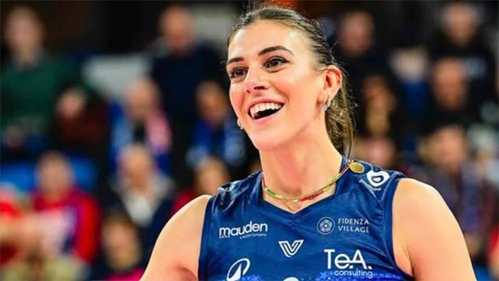 Yok böyle aşk Sevgilisinin Fenerbahçeye transferi için kariyerinden vazgeçti
