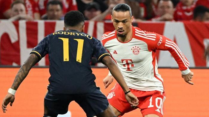 Fenerbahçeden Galatasaraya tarihi transfer çalımı: Menajerine teklif sunuldu Dev operasyon başladı
