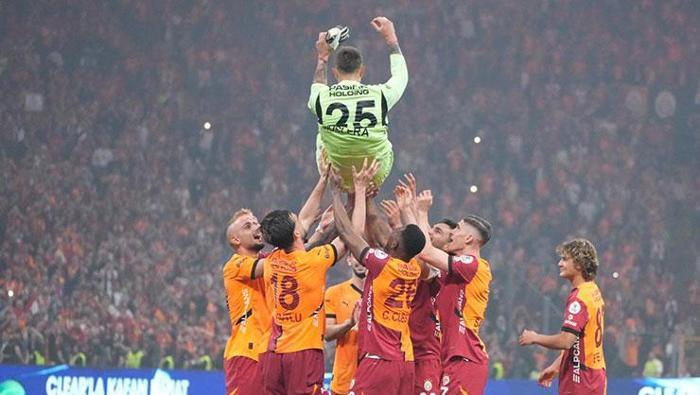 25 NUMARALI FORMAYI GİYDİ
