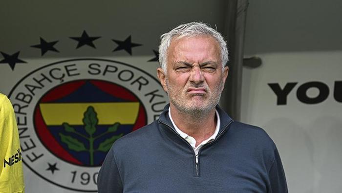 Fenerbahçe - Konyaspor maçının ardından usta isimden sert sözler: Maça gelmeyen başkan mı olur | Gelecek sezon da...
