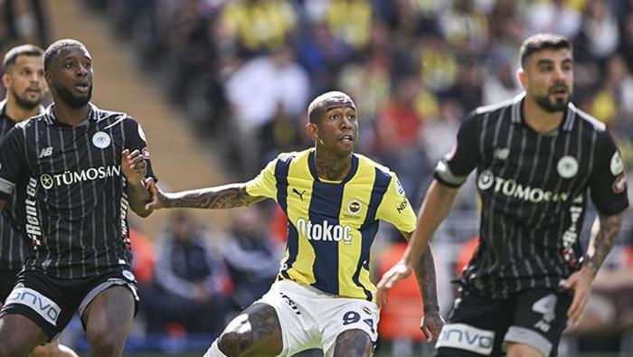 Fenerbahçe - Konyaspor maçının ardından usta isimden sert sözler: Maça gelmeyen başkan mı olur | Gelecek sezon da...
