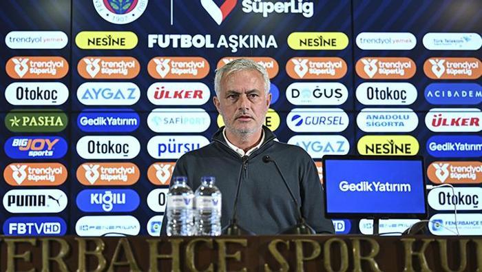 Fenerbahçe - Konyaspor maçının ardından usta isimden sert sözler: Maça gelmeyen başkan mı olur | Gelecek sezon da...