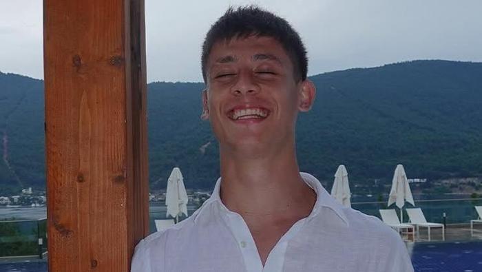 ARDA GÜLER TATİLDE