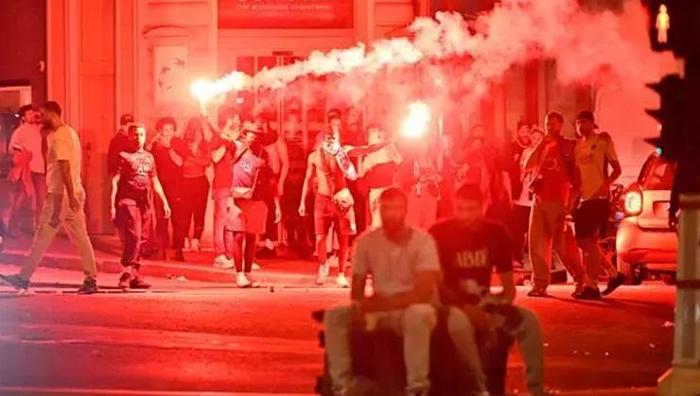 Şampiyonlar Ligi finaline kan bulaştı Münihte büyük kaos: Araç kalabalığa daldı, ölü var