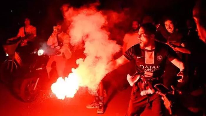 Şampiyonlar Ligi finaline kan bulaştı Münihte büyük kaos: Araç kalabalığa daldı, ölü var