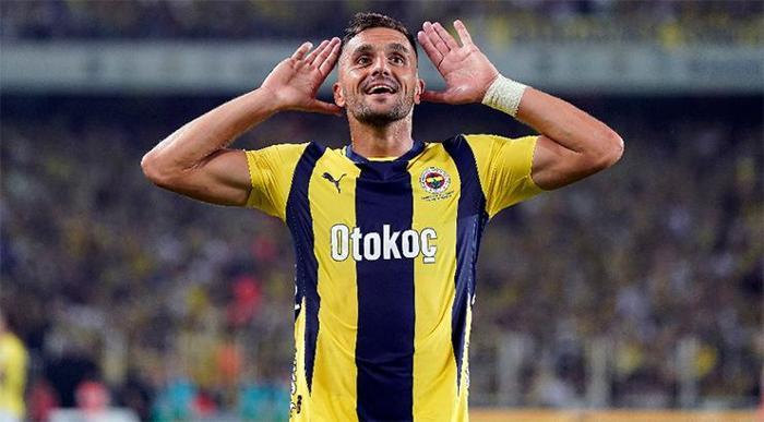 Fenerbahçede Ali Koç gemileri yaktı Yeni sezona 3 golcü birden