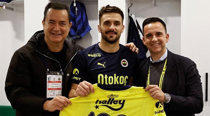 Fenerbahçede Ali Koç gemileri yaktı Yeni sezona 3 golcü birden