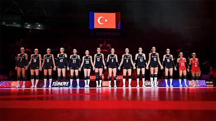Pekinde Türk seddi Filenin Sultanları Taylandı set vermeden devirdi: Berka Buse ilk maçında yıldızlaştı, Alexia Carutasu sayı oldu yağdı