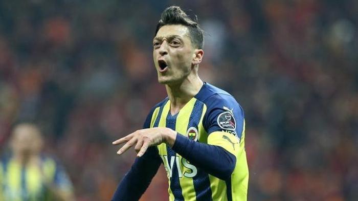 MESUT ÖZİLDEN SÜRPRİZ TAVSİYE