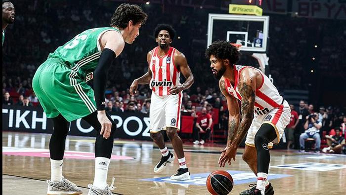 Olaylı seride şampiyon Olympiakos Panathinaikosta Ergin Ataman çılgına döndü Ben Türküm diye...
