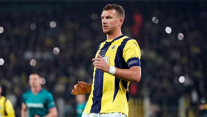 Edin Dzeko yarın imzayı atıyor Transferde son dakika gelişmesi: İtalyanlar duyurdu