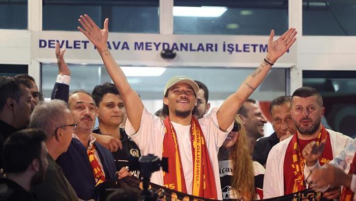 BİRÇOK TEKLİF VARDI