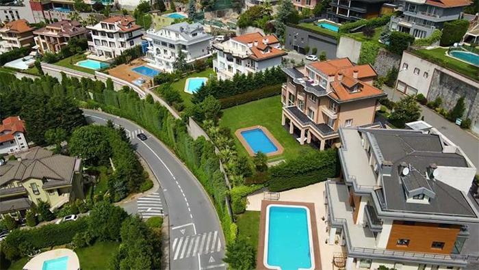 Nuri Şahin Türkiyeye geri döndü Yeni hayatının kapısını 5 milyon 750 bin dolarlık imzayla açtı