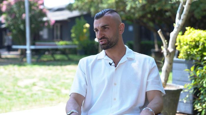 A Milli Futbol Takımına baktığın zaman, neden ben yokum diyor musun