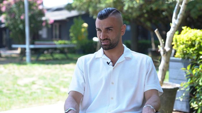 İsmail Kartalla özel bir ilişkiniz var. Seni, İrana transfer olman için nasıl ikna etti Neler konuştunuz