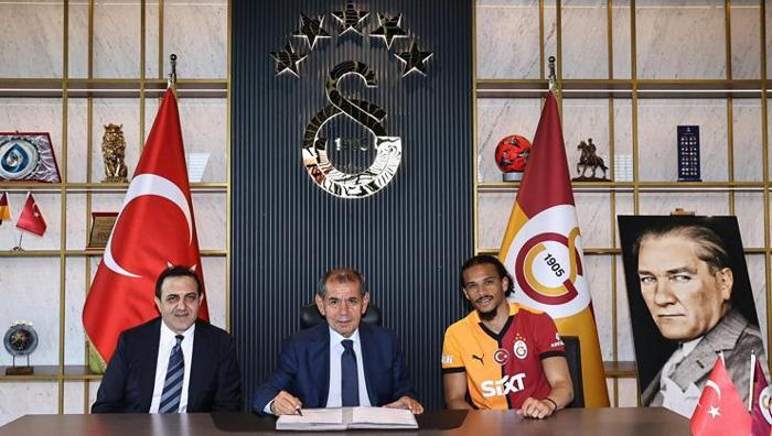 Bize ne demek istiyorsun Osimhen Instagram paylaşımı sosyal medyayı kasıp kavurdu: Formalı fotoğraf