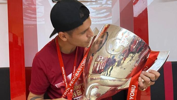 Sakatlık numarası yapmayı düşündüm Galatasarayın yıldızından olay itiraf: Taraftarlar ıslıklıyor ve aşağılıyor