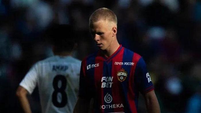 RUS YILDIZA YAKIN TAKİP