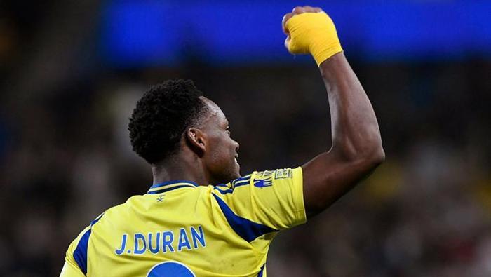 Fenerbahçe tarihi fırsatın peşinde: Transferde 3 bomba birden İşte Jose Mourinhonun listesi...