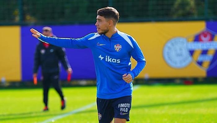 FENERBAHÇE’NiN KiRALIKLARININ 5’i GENÇ