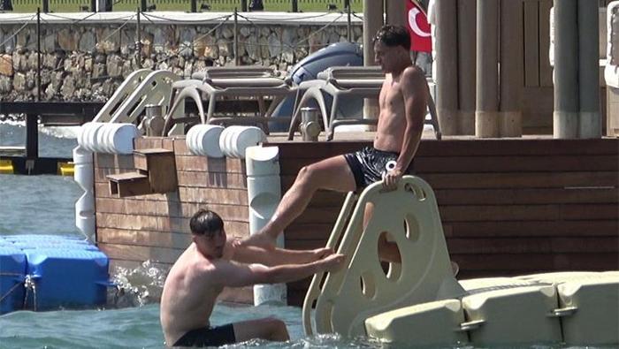 Fenerbahçeli Yusuf Akçiçekten plajda antrenman