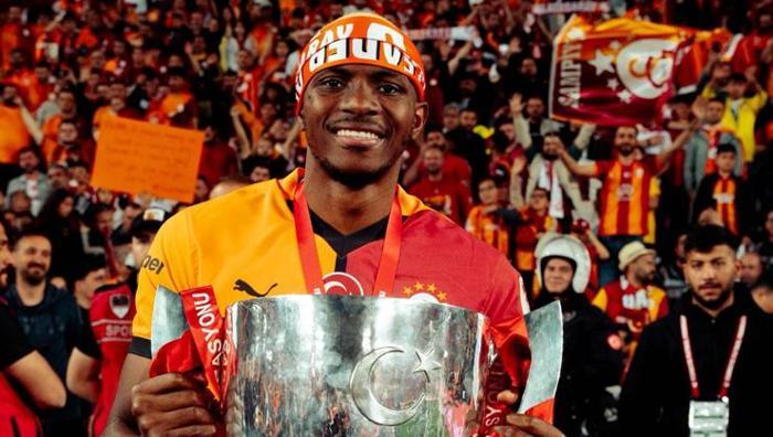 Osimhenin transfer masasına Liverpoolda oturdu Dünyanın en iyi forveti için takas...