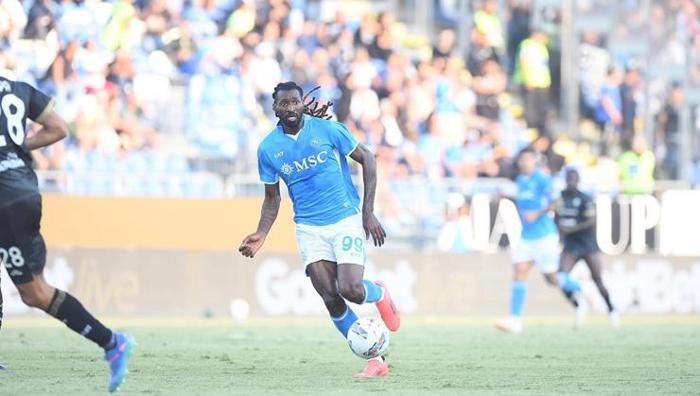 Devlerin transfer dansı sona erdi Beşiktaş ve Fenerbahçe talip olmuştu: Frank Zambo Anguissa kararını verdi