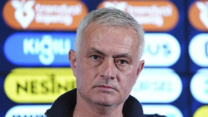 2 YIDIZA YAKIN TAKİP!
Yeni sezona çok güçlü bir kadro ile girmek isteyen ve özlemini çektiği Süper Lig şampiyonluğuna artık kavuşmayı hedefleyen Fenerbahçe’de 2 yıldız gündemde...