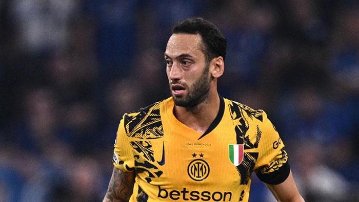 İTALYANLARDAN HAKAN ÇALHANOĞLU İDDİASI