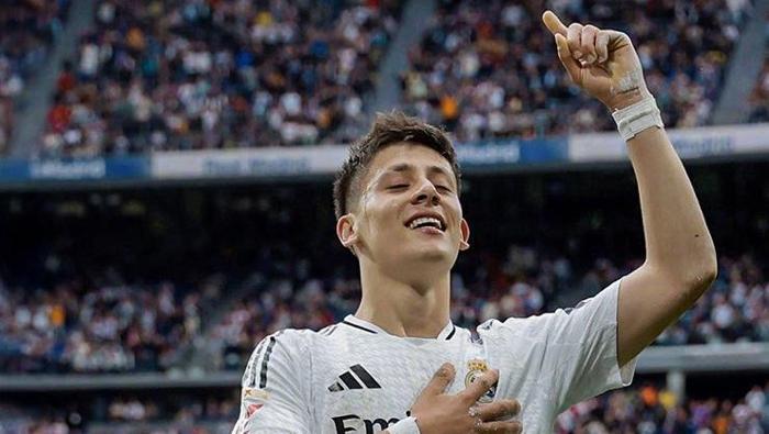 5 GOL 9 ASİST