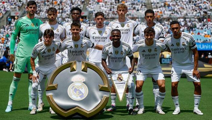 Arda Güler golünü attı, Roberto Carlos, Salgado ve Solari yerinden fırladı: Sahada bir şövalye gibi Real Madrid 10 kişiyle ezdi geçti