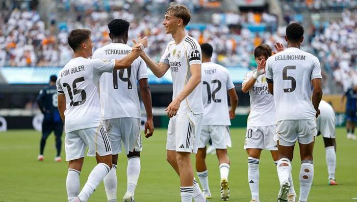 Arda Güler golünü attı, Roberto Carlos, Salgado ve Solari yerinden fırladı: Sahada bir şövalye gibi Real Madrid 10 kişiyle ezdi geçti