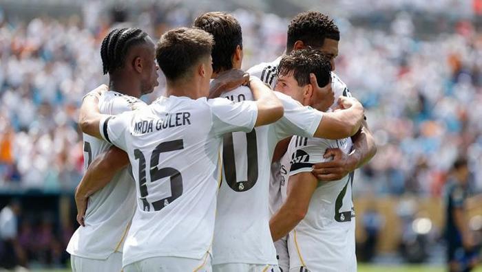 Arda Güler golünü attı, Roberto Carlos, Salgado ve Solari yerinden fırladı: Sahada bir şövalye gibi Real Madrid 10 kişiyle ezdi geçti