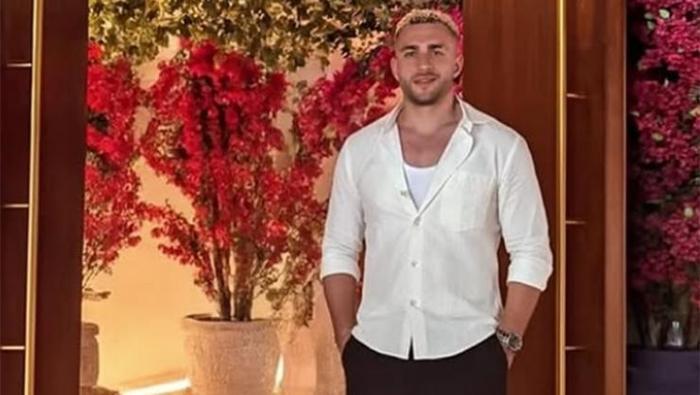 Galatasarayın gözdesi Barış Alper Yılmazın eğlenceli anları Arkadaşının kafasında tabak kırdı