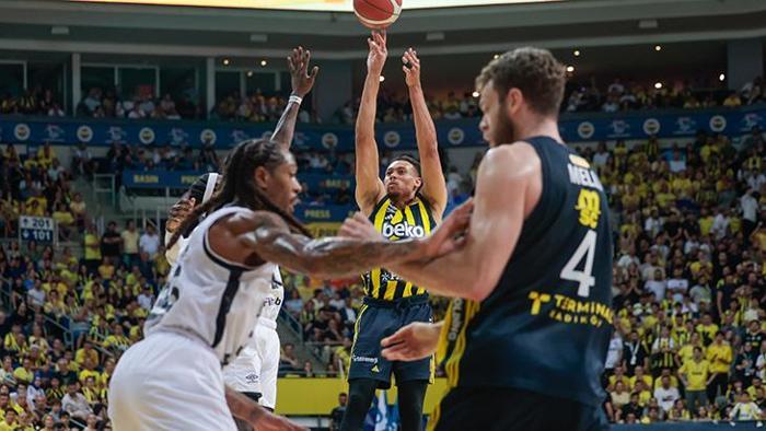 Fenerbahçe Beko - Beşiktaş Fibabanka maçından kareler