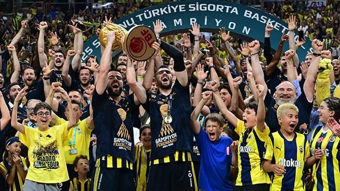 Fenerbahçe Beko - Beşiktaş Fibabanka maçından kareler