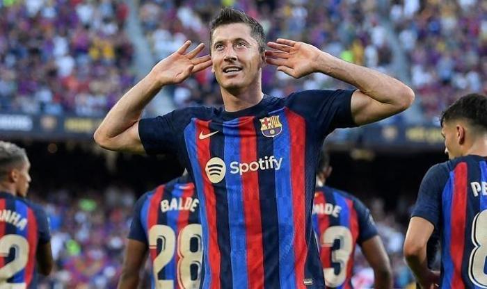 Böyle paylaştı: Yıldız golcü Lewandowski Türkiyede