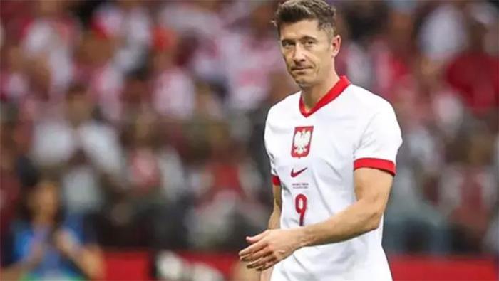 Böyle paylaştı: Yıldız golcü Lewandowski Türkiyede