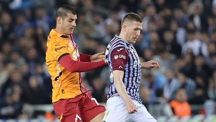 Galatasaraydan transferde malumun ilanı Menajeri İstanbula geliyor, imzalar atılıyor