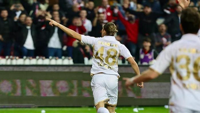 Galatasarayda ayrılık kararı Sözleşmesi feshediliyor, bir dönem sona eriyor