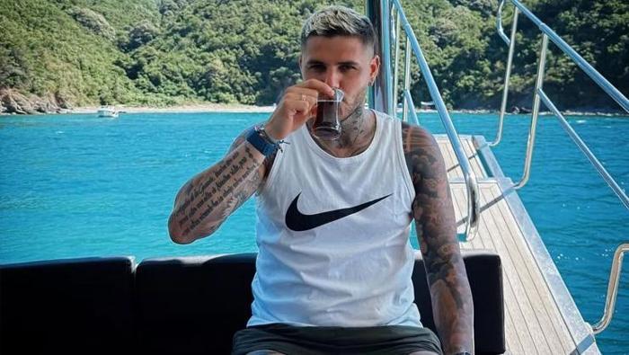 Icardi ve China Suarez Boğazda aşka geldi İstanbul tatili sosyal medyayı salladı