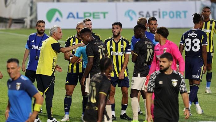 Portimonense-Fenerbahçe maçında saha karıştı Portekizlilerin tekme tokat futboluna sert tepki: Mourinho bile dayanamadı