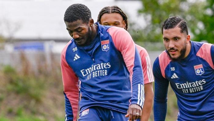Galatasaray transferde direksiyonu sağa kırdı Masa rakip Everton, sürpriz isim...