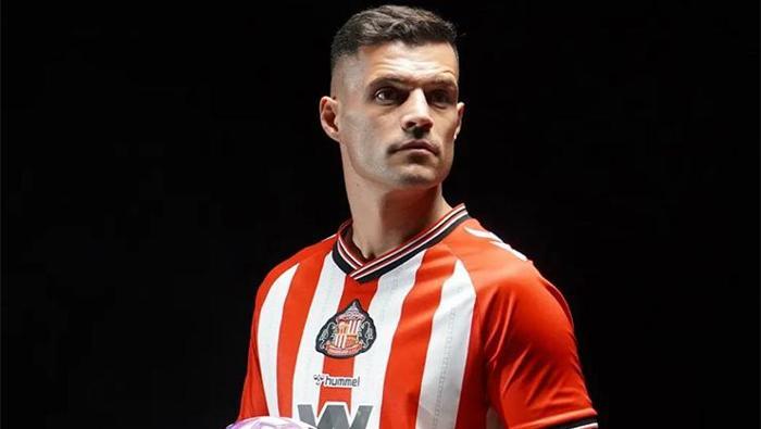 Granit Xhaka (Orta saha) Bayer Leverkusen -> Sunderland